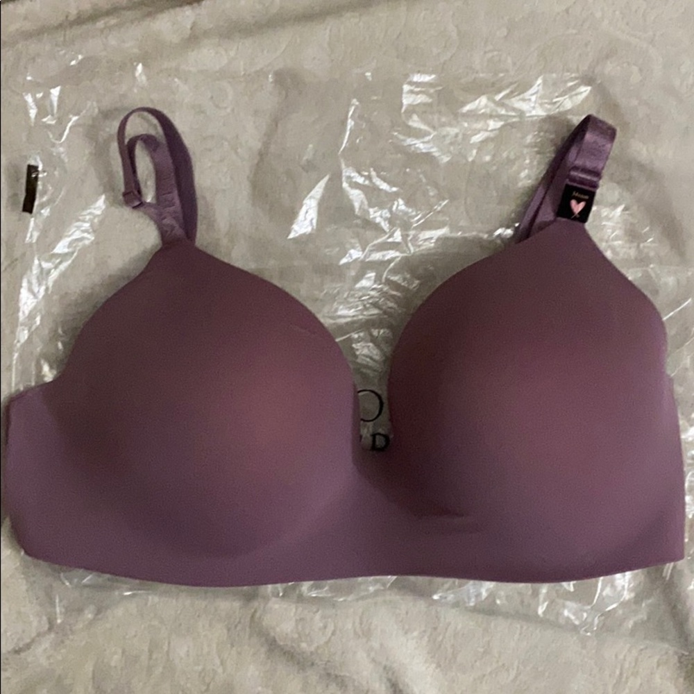 BNWT Victoria’s Secret T-shirt Bra